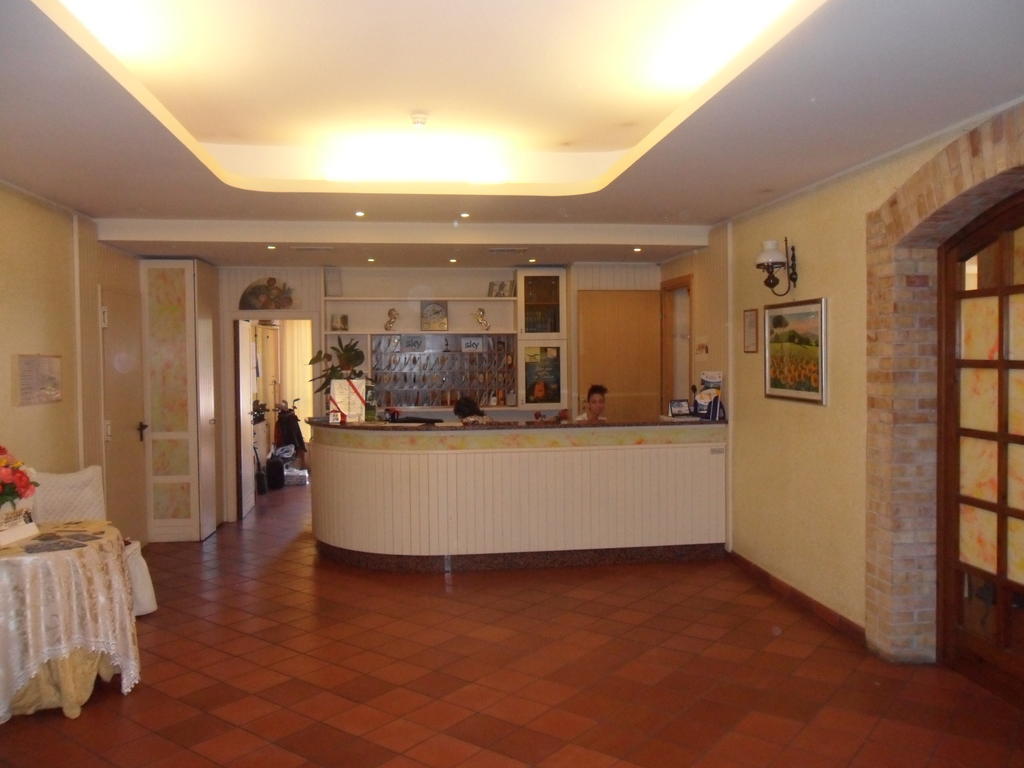 Fattoria Cerreto Otel Mosciano SantʼAngelo Dış mekan fotoğraf