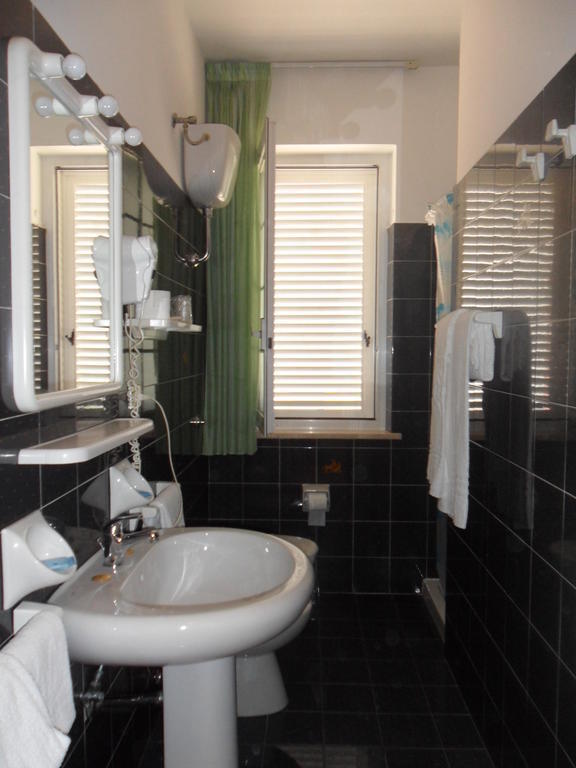 Fattoria Cerreto Otel Mosciano SantʼAngelo Oda fotoğraf