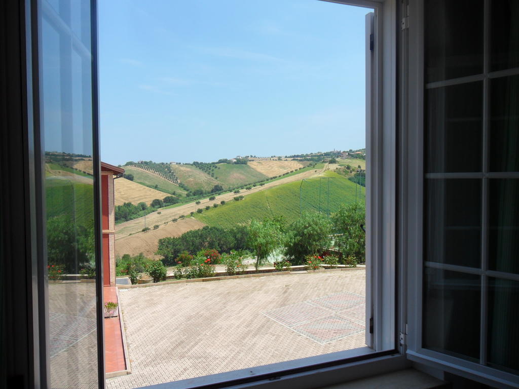 Fattoria Cerreto Otel Mosciano SantʼAngelo Oda fotoğraf