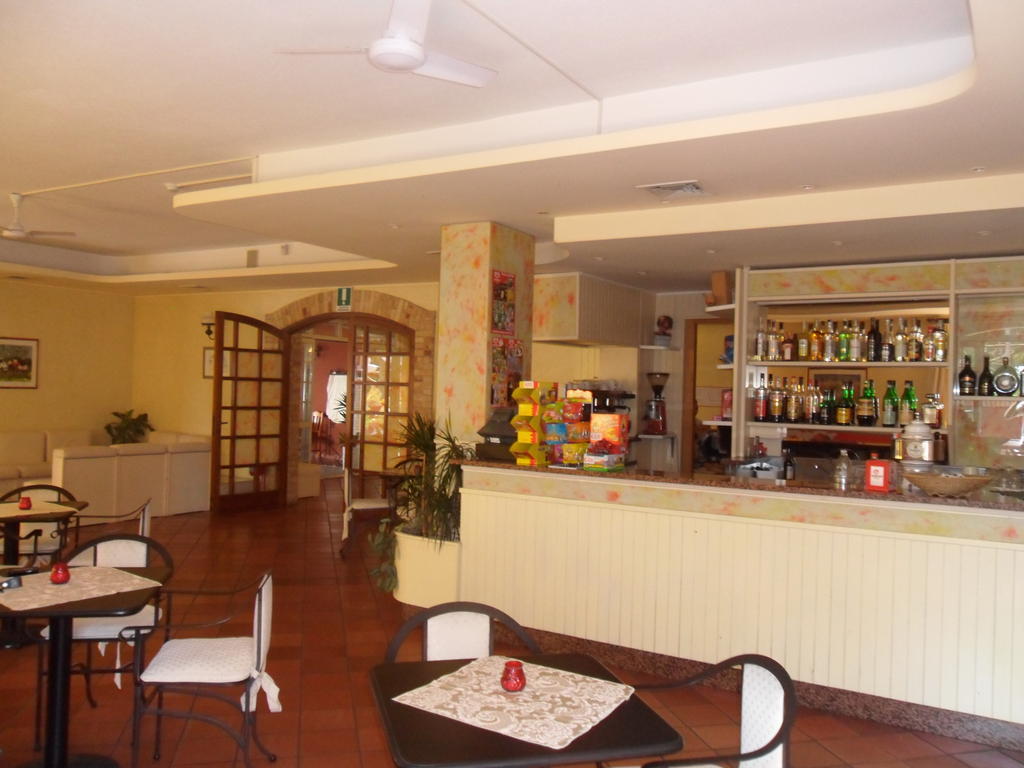 Fattoria Cerreto Otel Mosciano SantʼAngelo Dış mekan fotoğraf