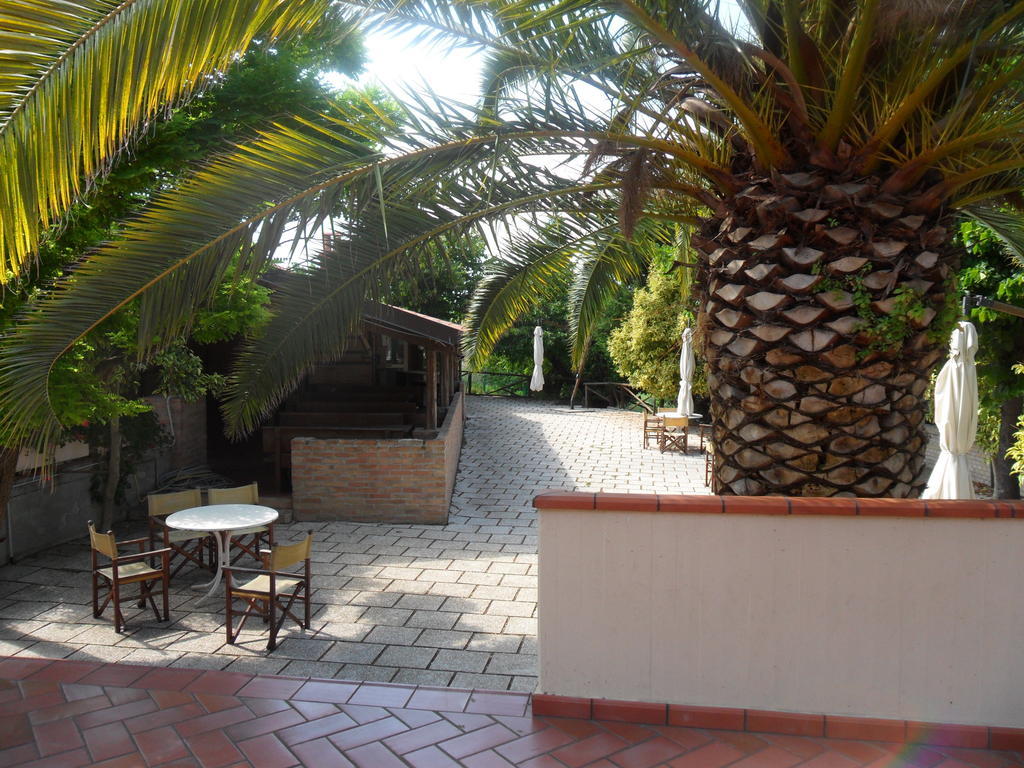 Fattoria Cerreto Otel Mosciano SantʼAngelo Dış mekan fotoğraf